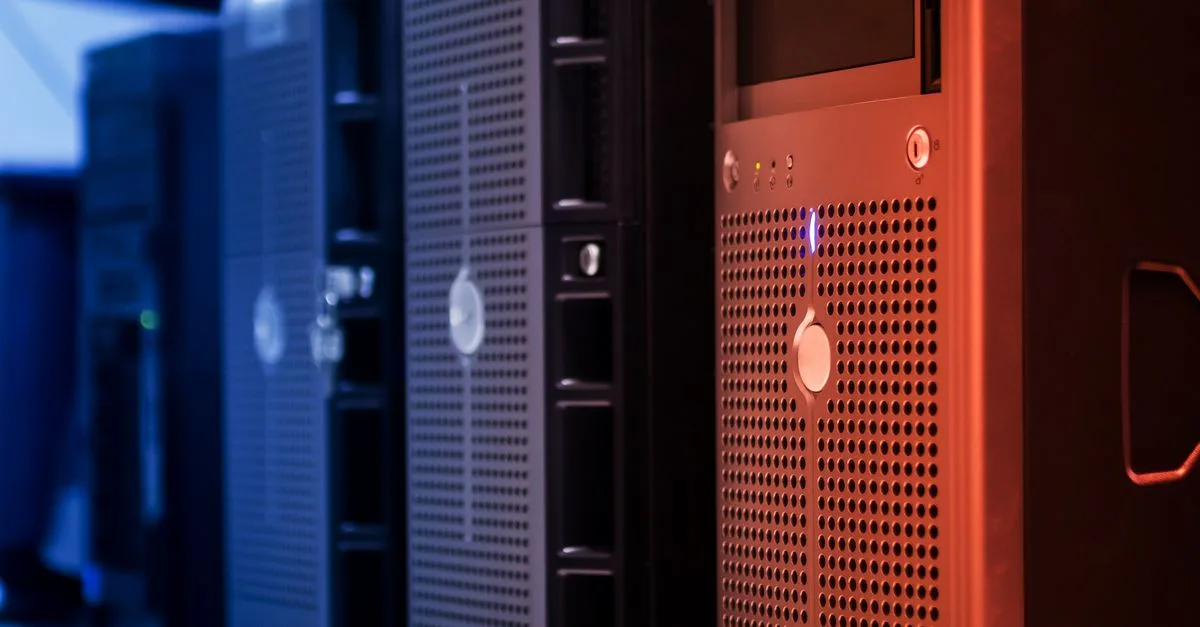 Falha antiga deixa servidores Intel e Lenovo vulneráveis