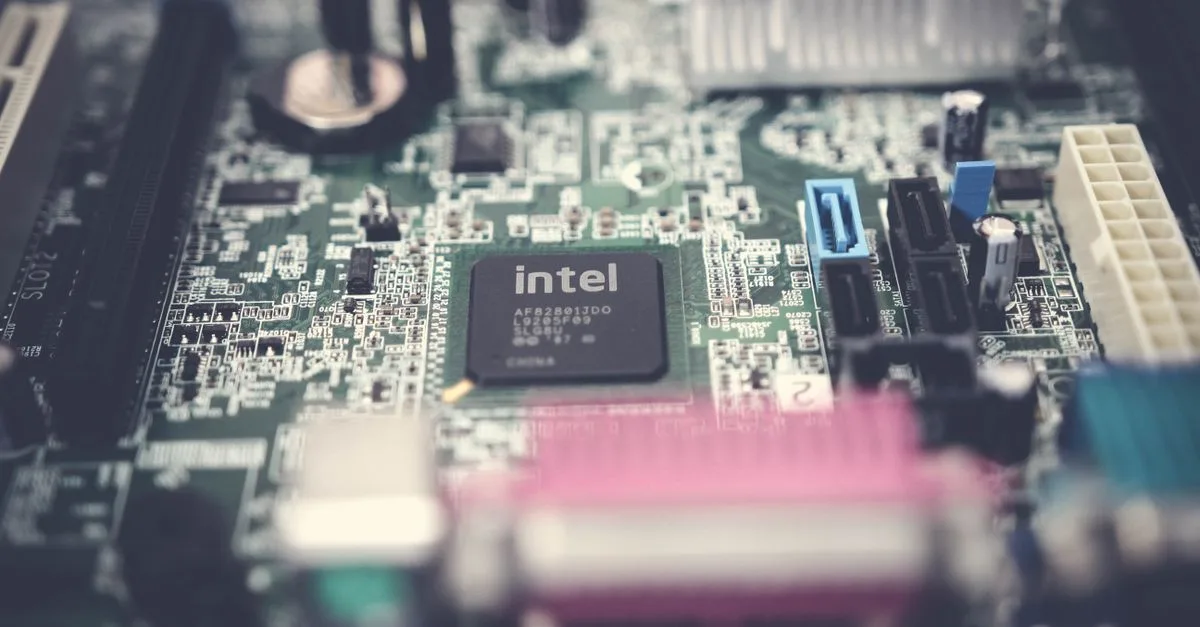Intel revela motivos dos erros de instabilidade em suas CPUs de 13ª Geração